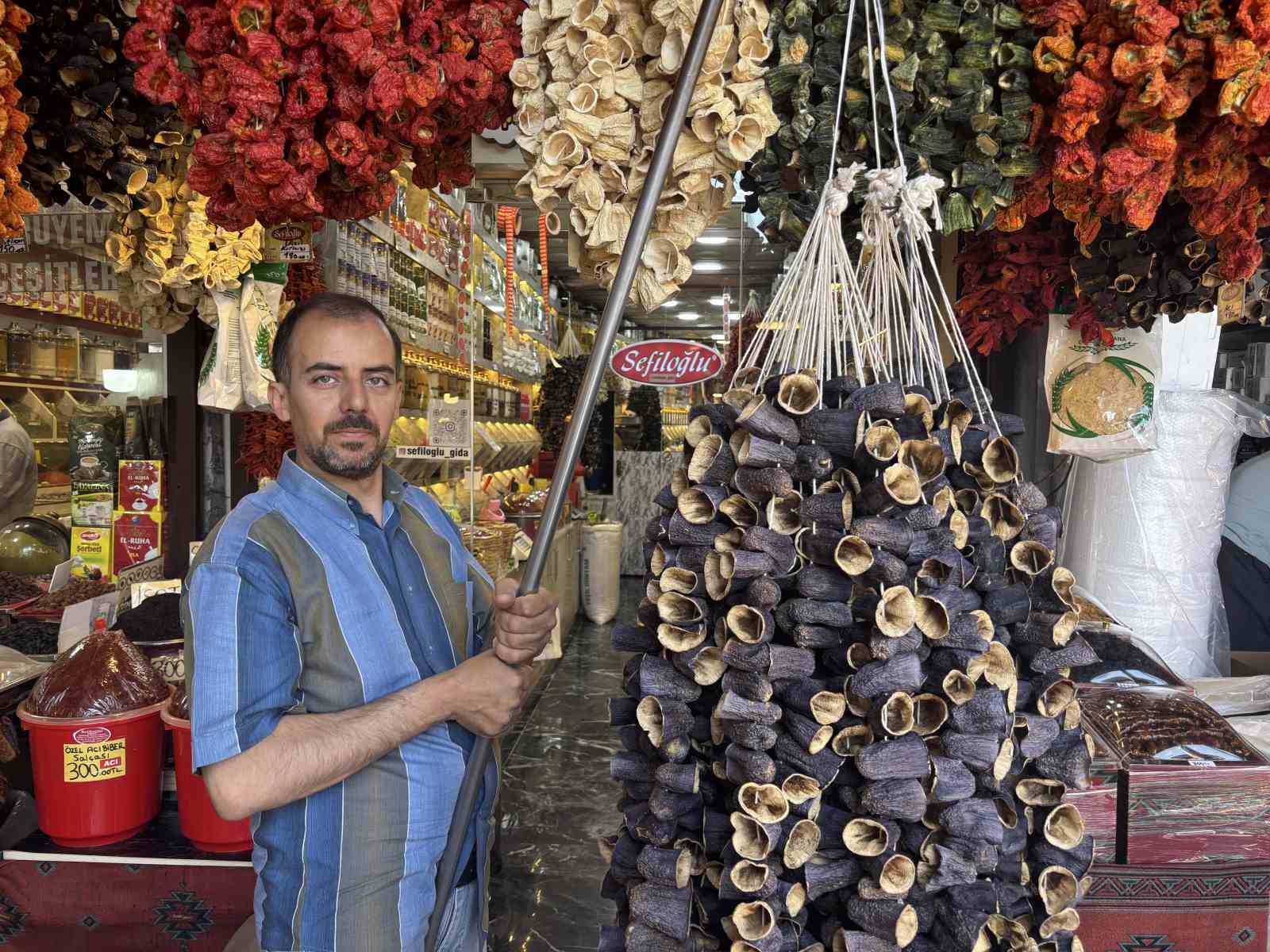 Gaziantep’te yeni mahsul kurutmalıklar tezgahlarda
