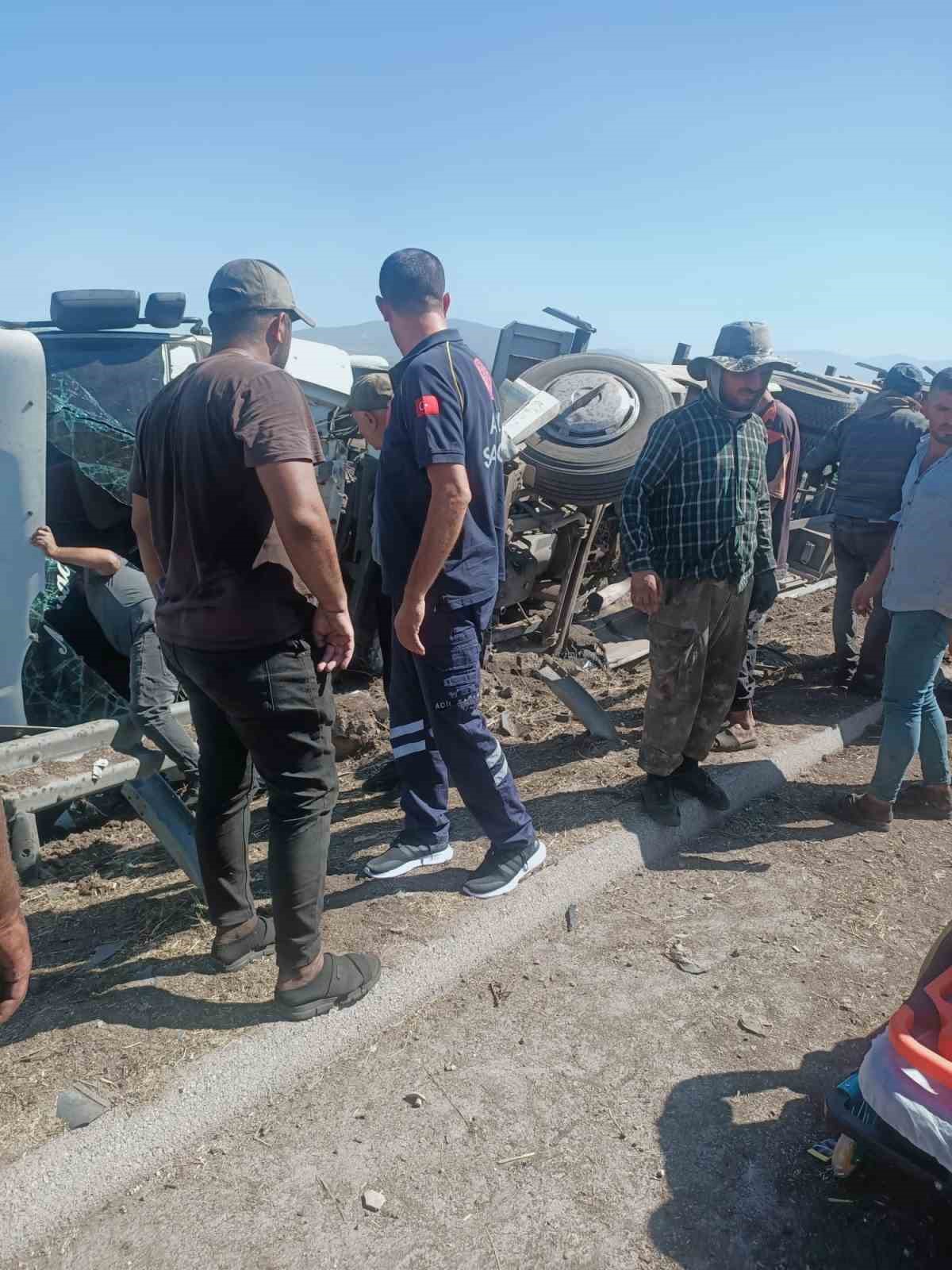 Osmaniye’de kontrolden çıkan tır devrildi: 2 yaralı
