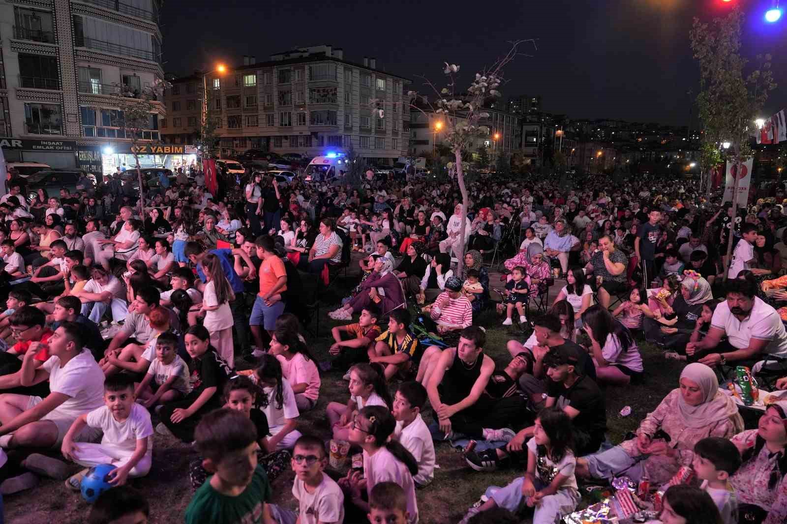 Ke&ccedil;i&ouml;ren Belediyesi&rsquo;nden a&ccedil;ık hava sineması
