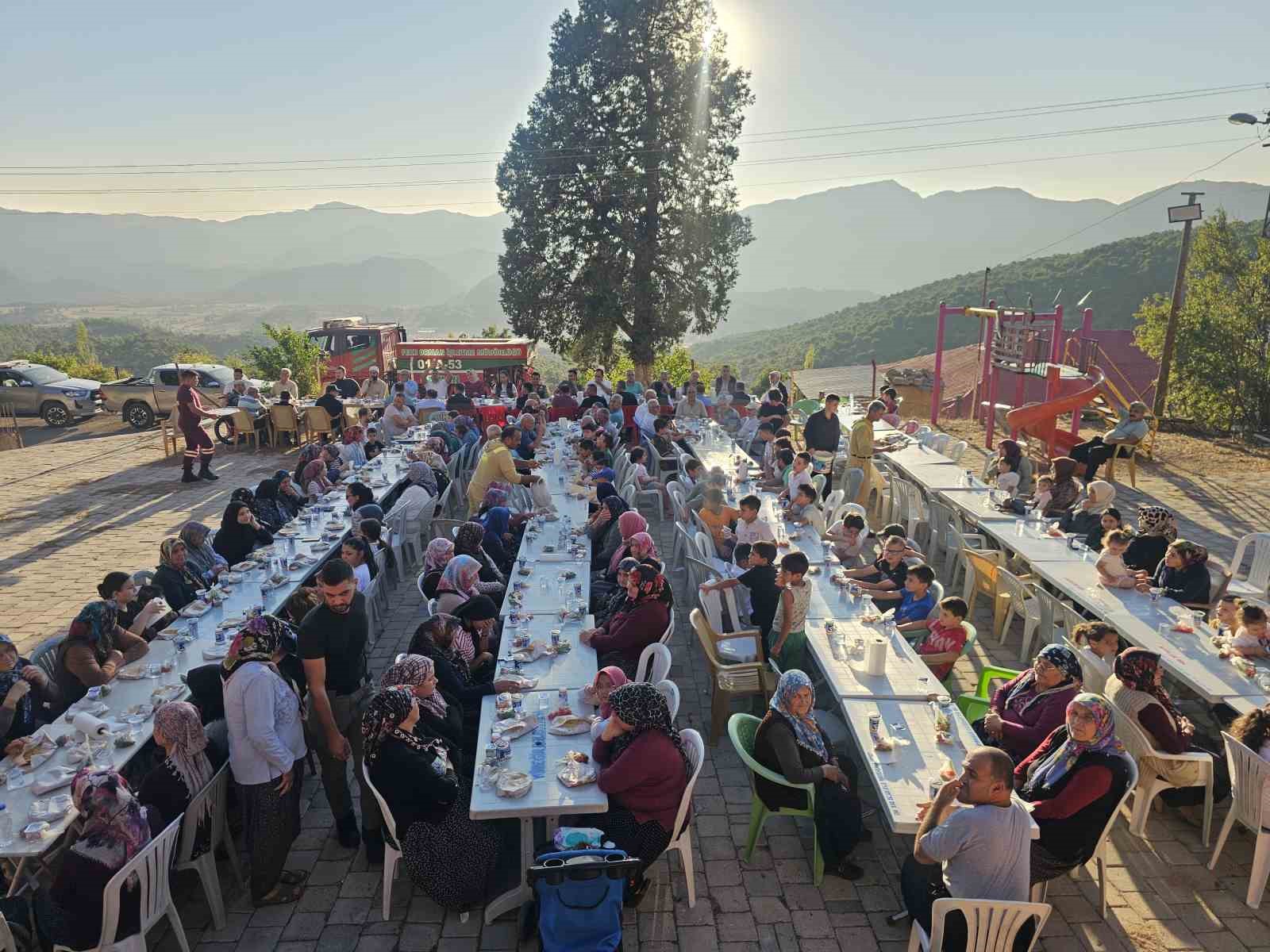 Adana’da orman yangınlarının sönmesi için dualar edildi, koç kesildi