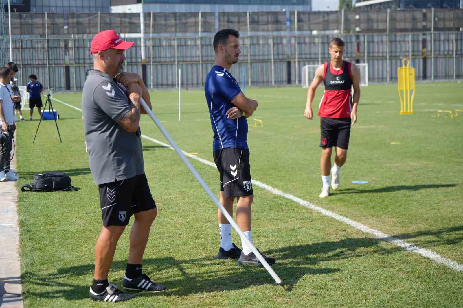 Fuat Çapa: "UEFA listesine 2 yabancı oyuncu ekleyeceğiz"
