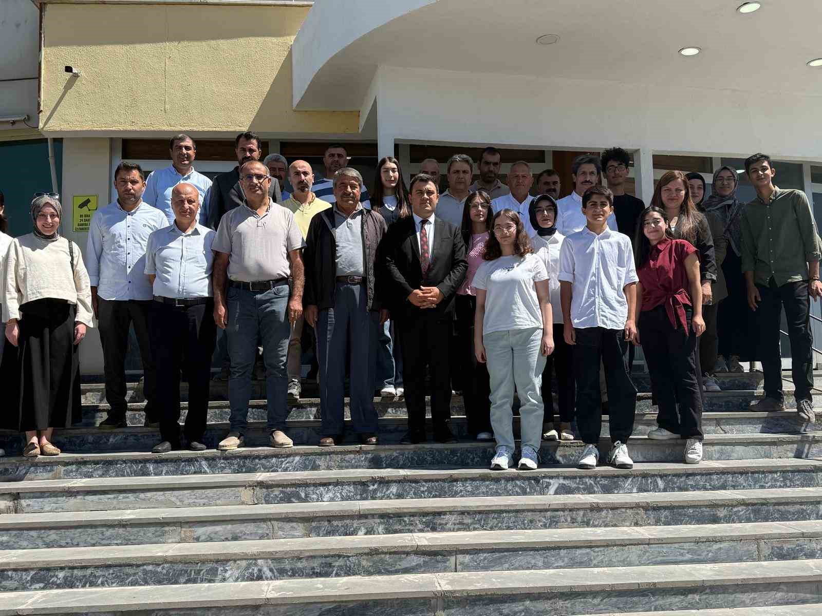 Patnos’ta başarılı öğrenciler için kahvaltı programı düzenlendi