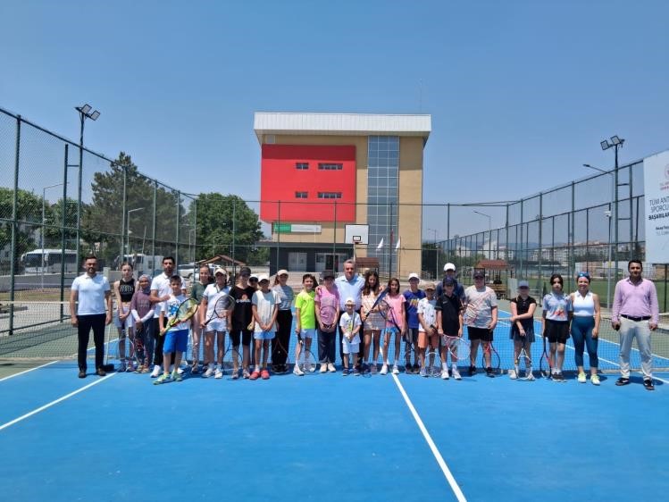 Geleceğin sporcularına kaymakam desteği