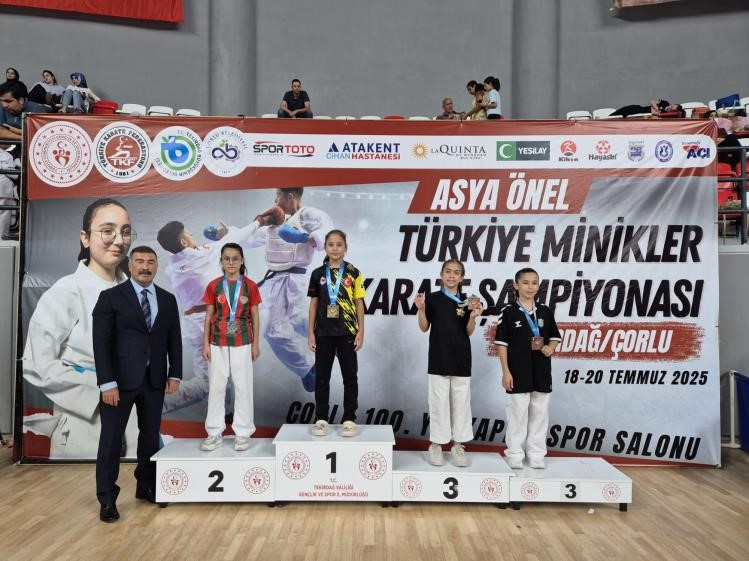 Bilecikli sporcu Türkiye Minikler Karate Şampiyonası’nda büyük başarı elde etti