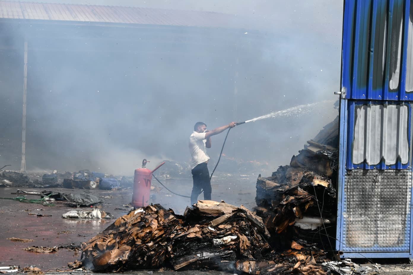 Eskişehir&rsquo;de geri d&ouml;n&uuml;ş&uuml;m fabrikasında b&uuml;y&uuml;k yangın
