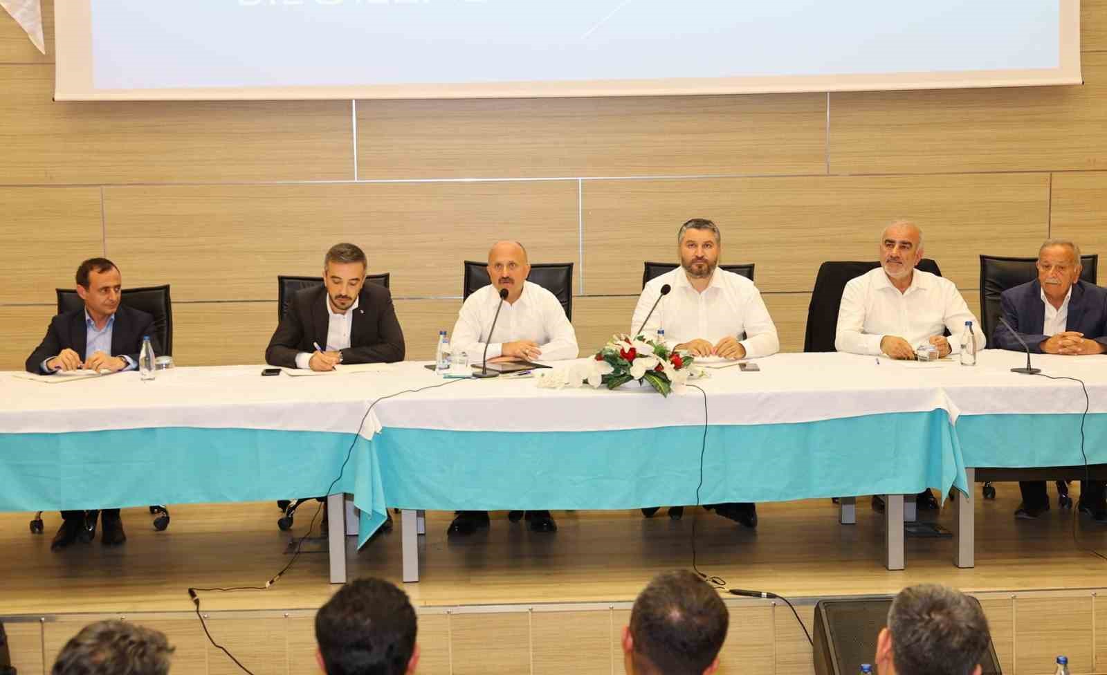 Sanayi ve Teknoloji Bakan Yardmcs nan, sanayici ve i insanlaryla bulutu
