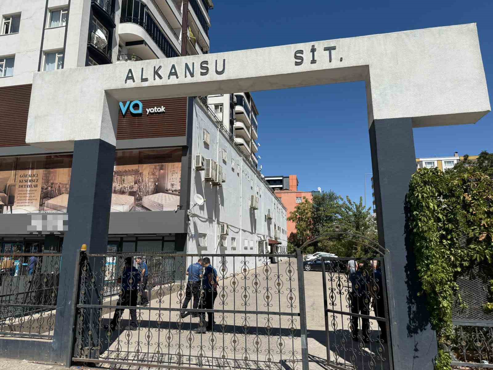Diyarbakrda eski einin ailesi tarafndan silahl saldrya urayan ahs yaraland
