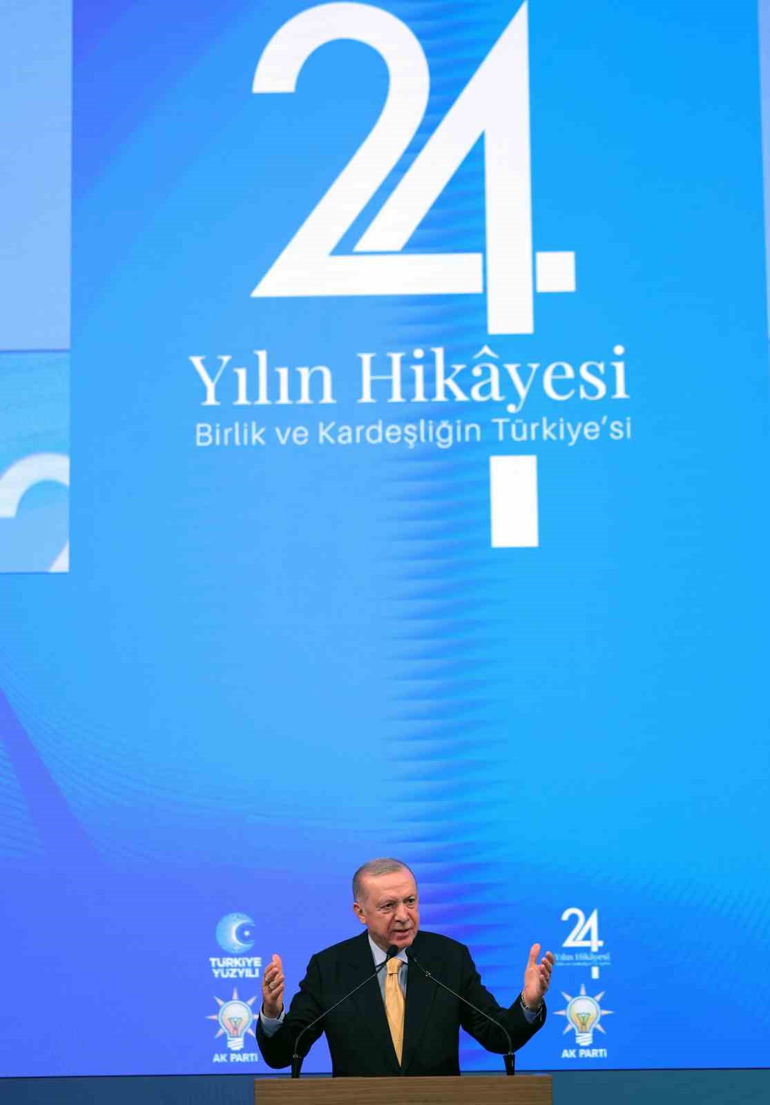 Cumhurbaşkanı Erdoğan: "Dünden beri AK Parti ailesinin yeni üyelerine saldıranlara ‘hadi oradan’ diyorum"
