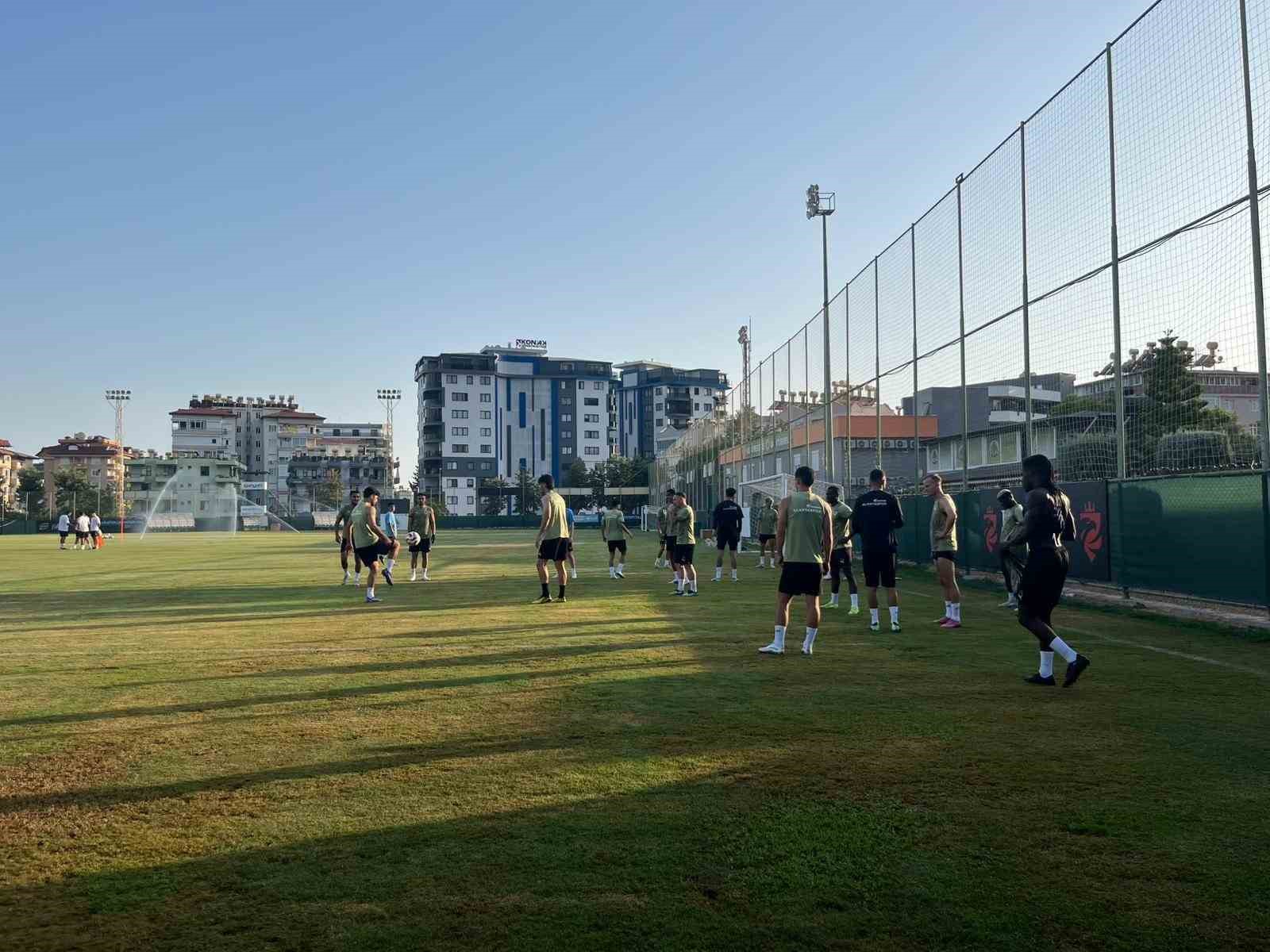 Alanyaspor, ligin ilk maçına hazır
