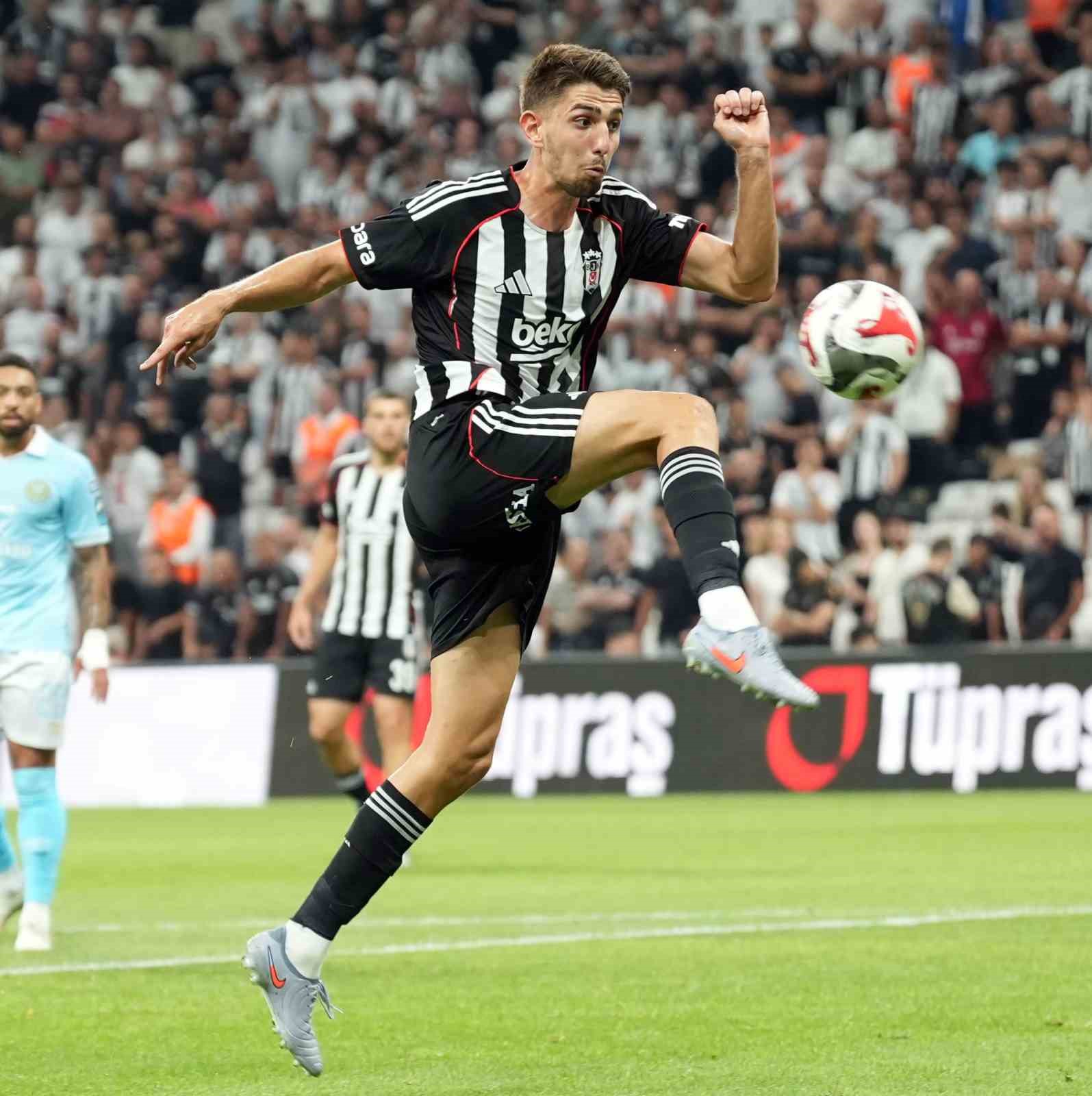 UEFA Konferans Ligi: Beşiktaş: 1 - St. Patrick’s: 2 (İlk yarı)
