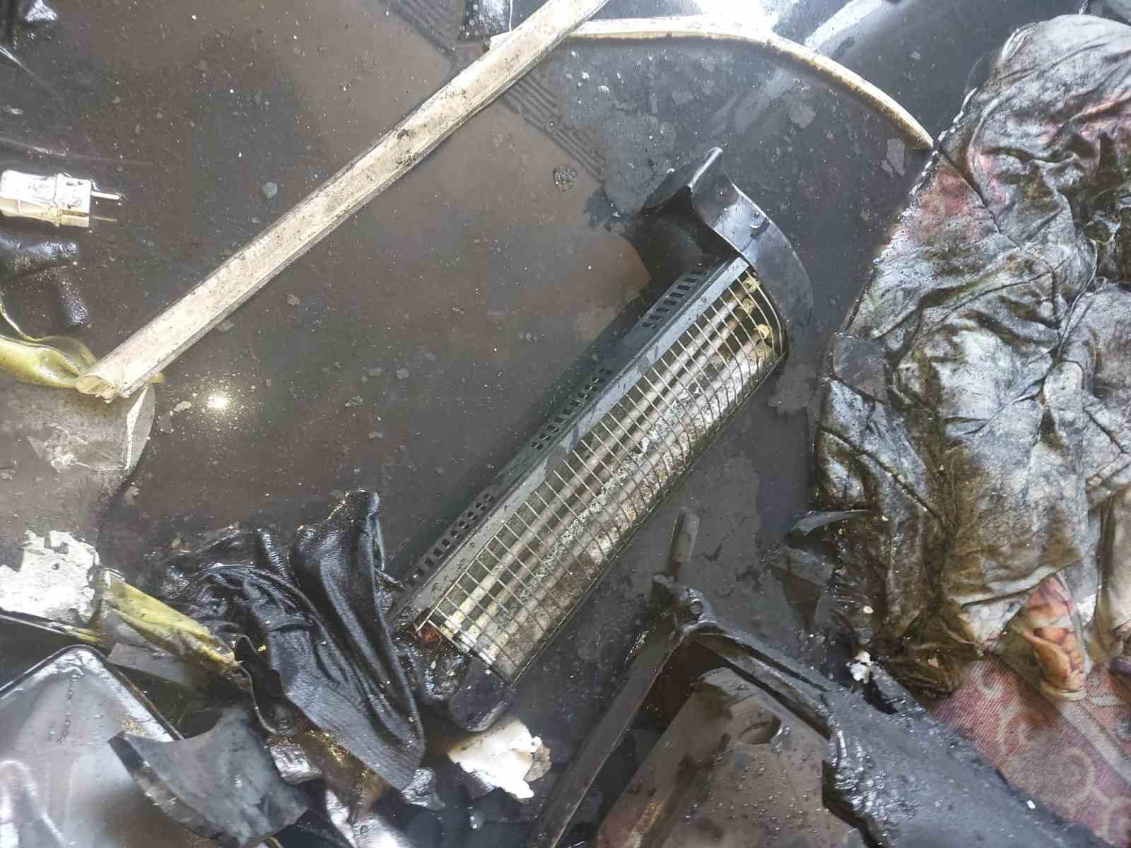 Ağustos sıcağında elektrik sobasından yangın çıktı