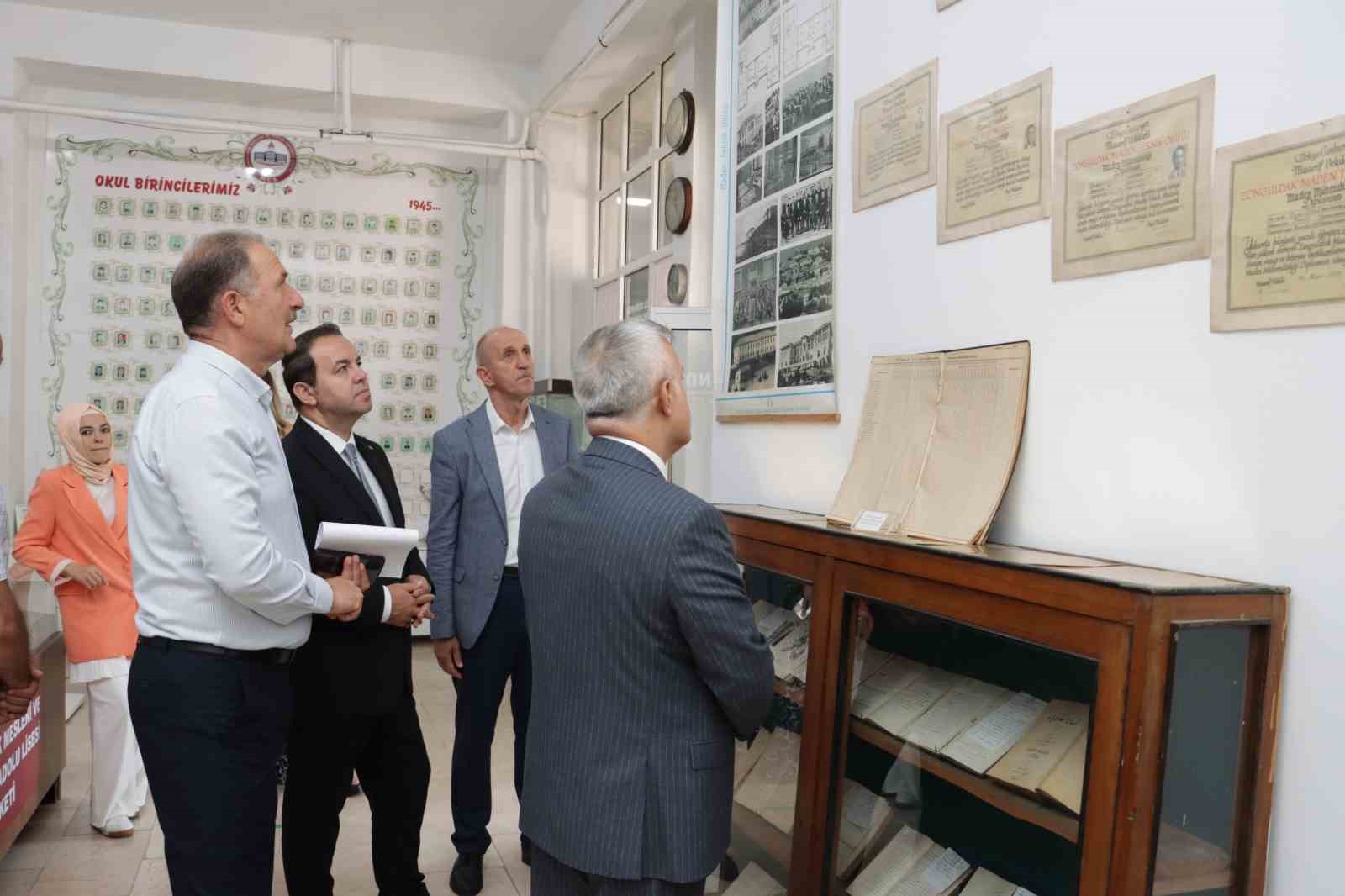 Vali Yardımcısı Balcı ve İl Mill&icirc; Eğitim M&uuml;d&uuml;r&uuml; Keskin&rsquo;den Zonguldak MTAL&rsquo;e ziyaret
