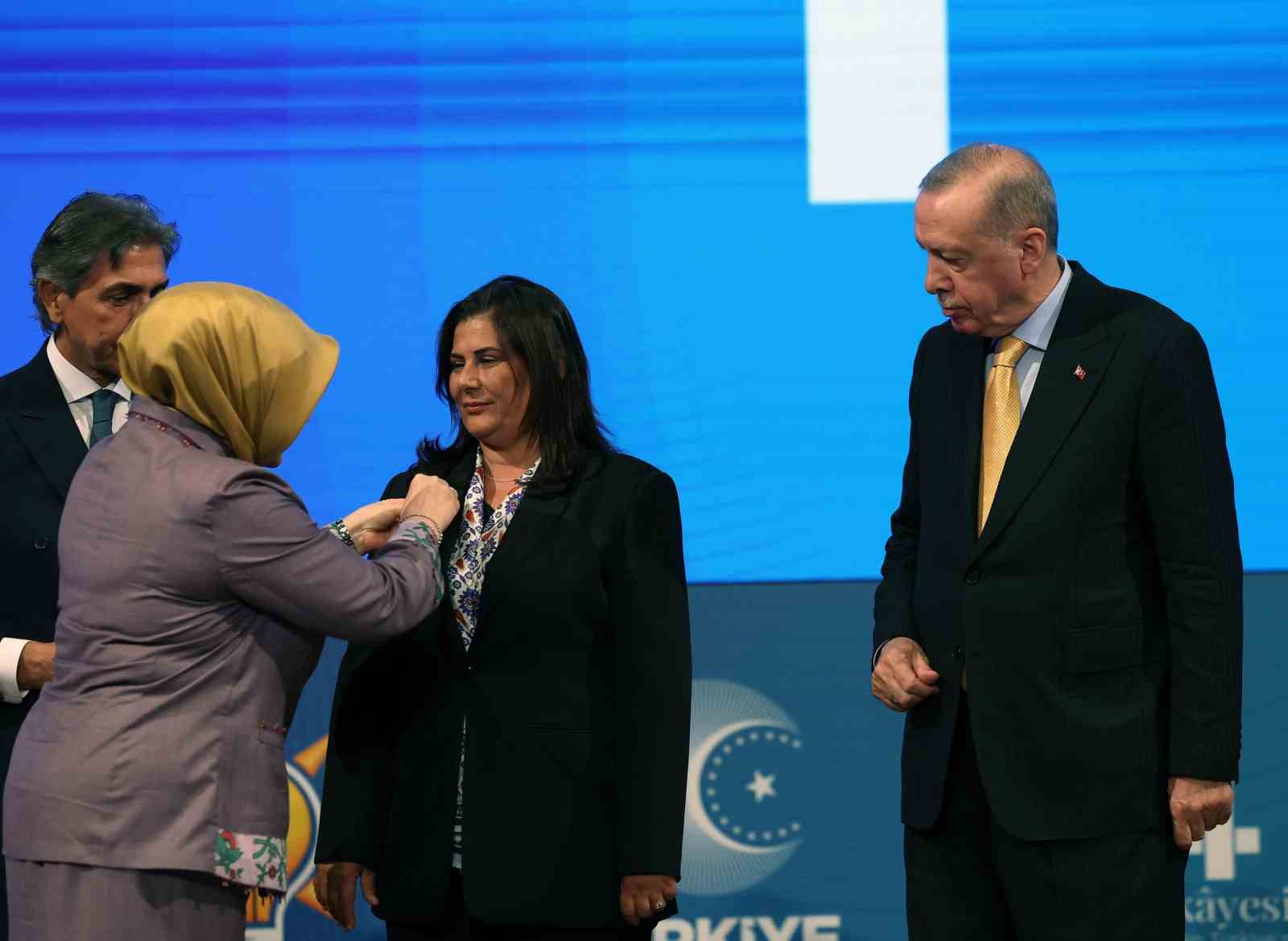 Aydın Büyükşehir Belediye Başkanı Özlem Çerçioğlu, AK Parti’ye katıldı.