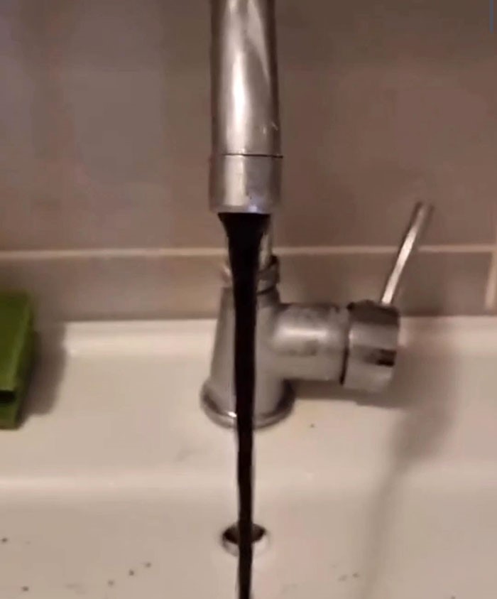 Tekirdağ&rsquo;da musluklardan kahverengi ve siyah su şoku
