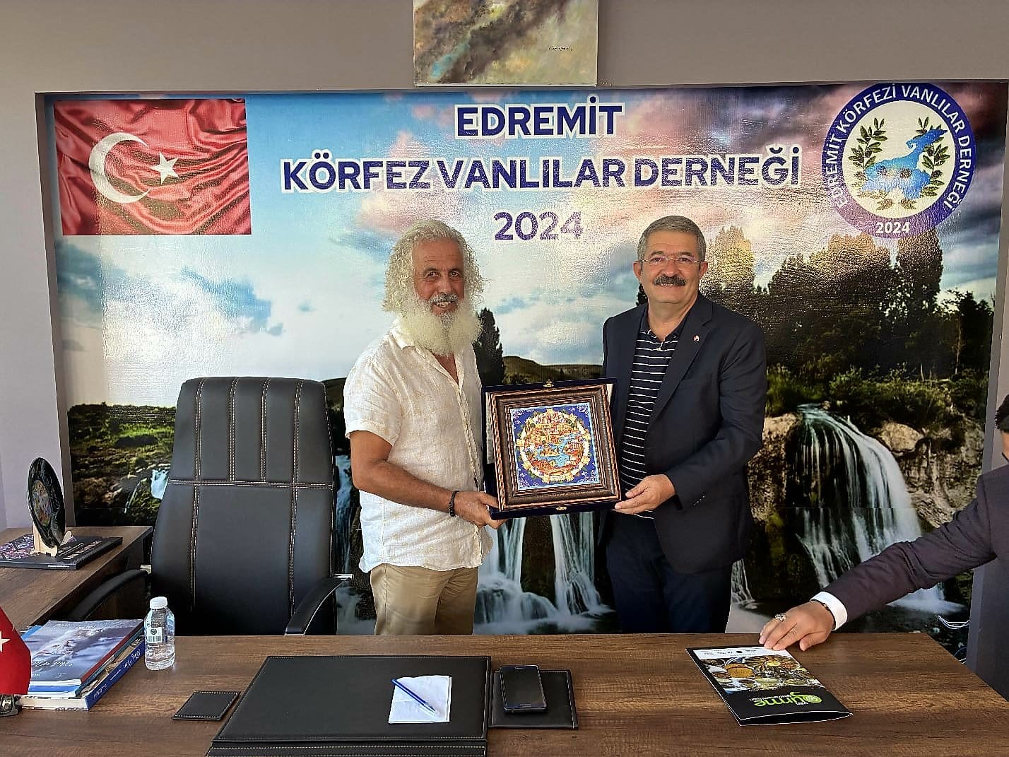 Van TSO heyetinden Edremit K&ouml;rfezi Vanlılar Derneği&rsquo;ne anlamlı ziyaret
