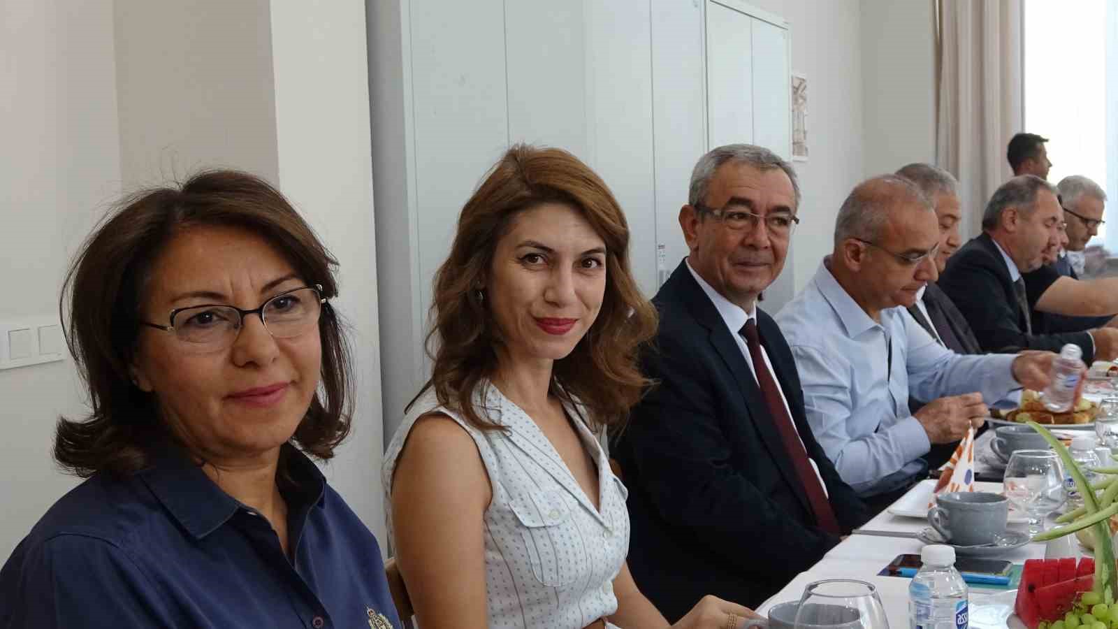 Aşçı yardımcılığı kursu mezunları Tavşanlı’da gastronomi şöleni düzenledi