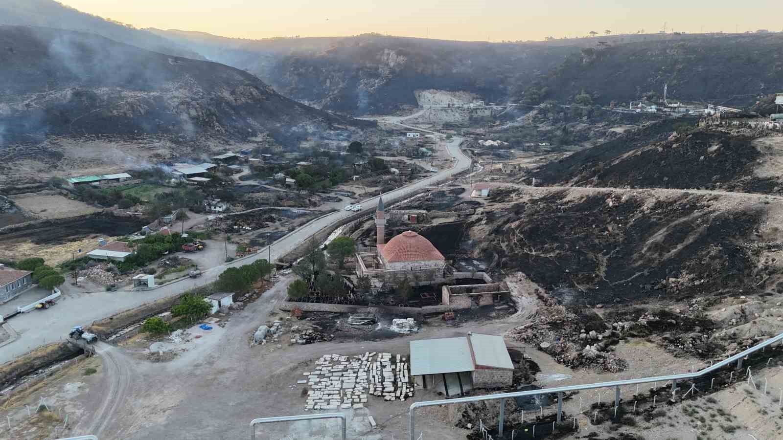 &Ccedil;anakkale&rsquo;de yaşanan yangınlarda 89 aileye toplam 5 milyon 280 bin lira acil yardım destek &ouml;demesi sağlandı
