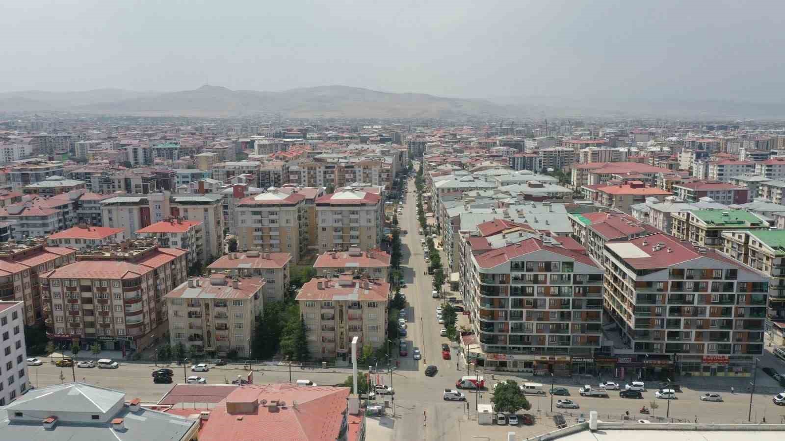 Van B&uuml;y&uuml;kşehir Belediyesi Suvaroğlu Caddesi&rsquo;ni yeniliyor
