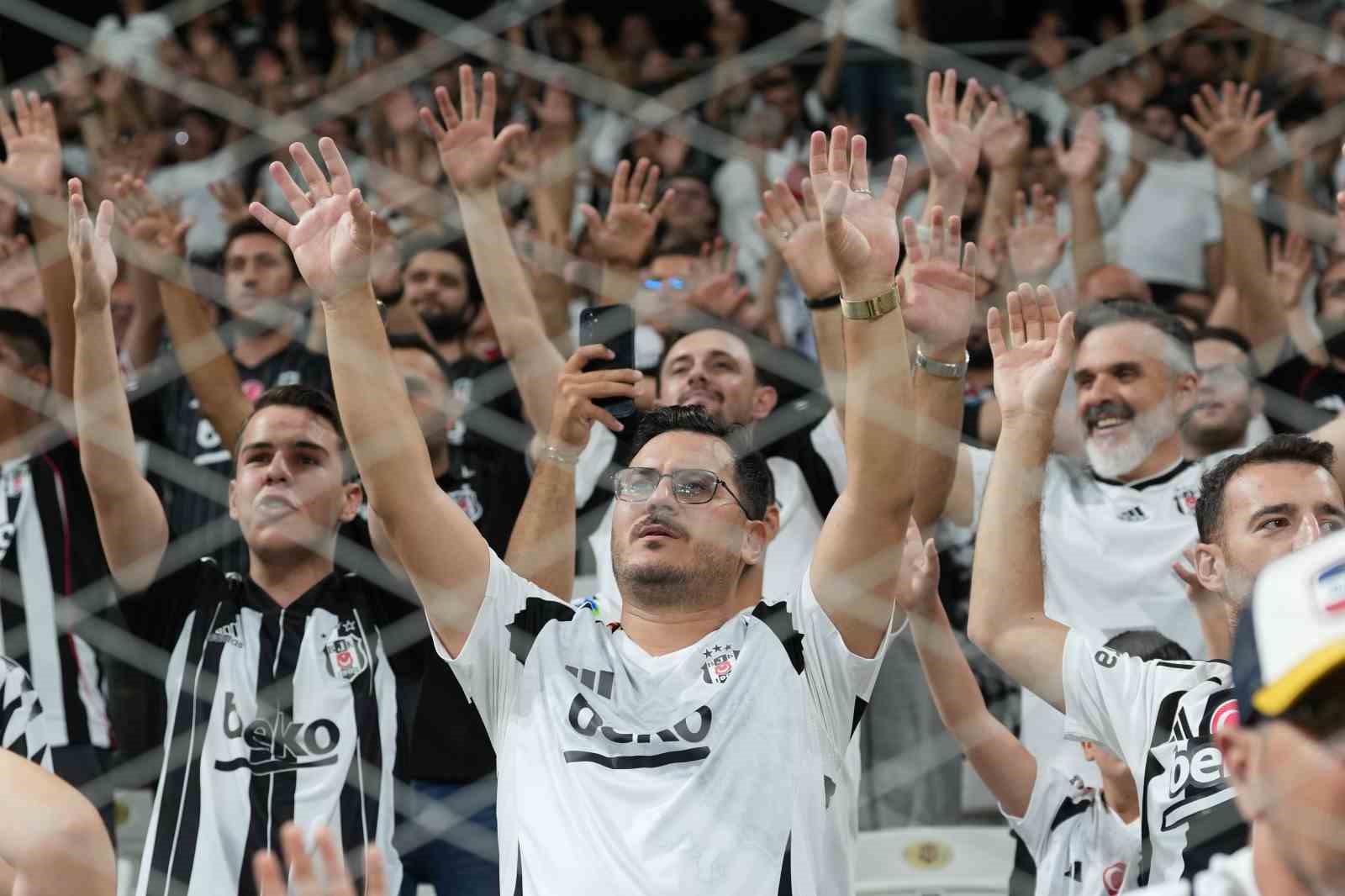 UEFA Konferans Ligi: Beşiktaş: 0 - St. Patrick’s: 1 (Maç devam ediyor)