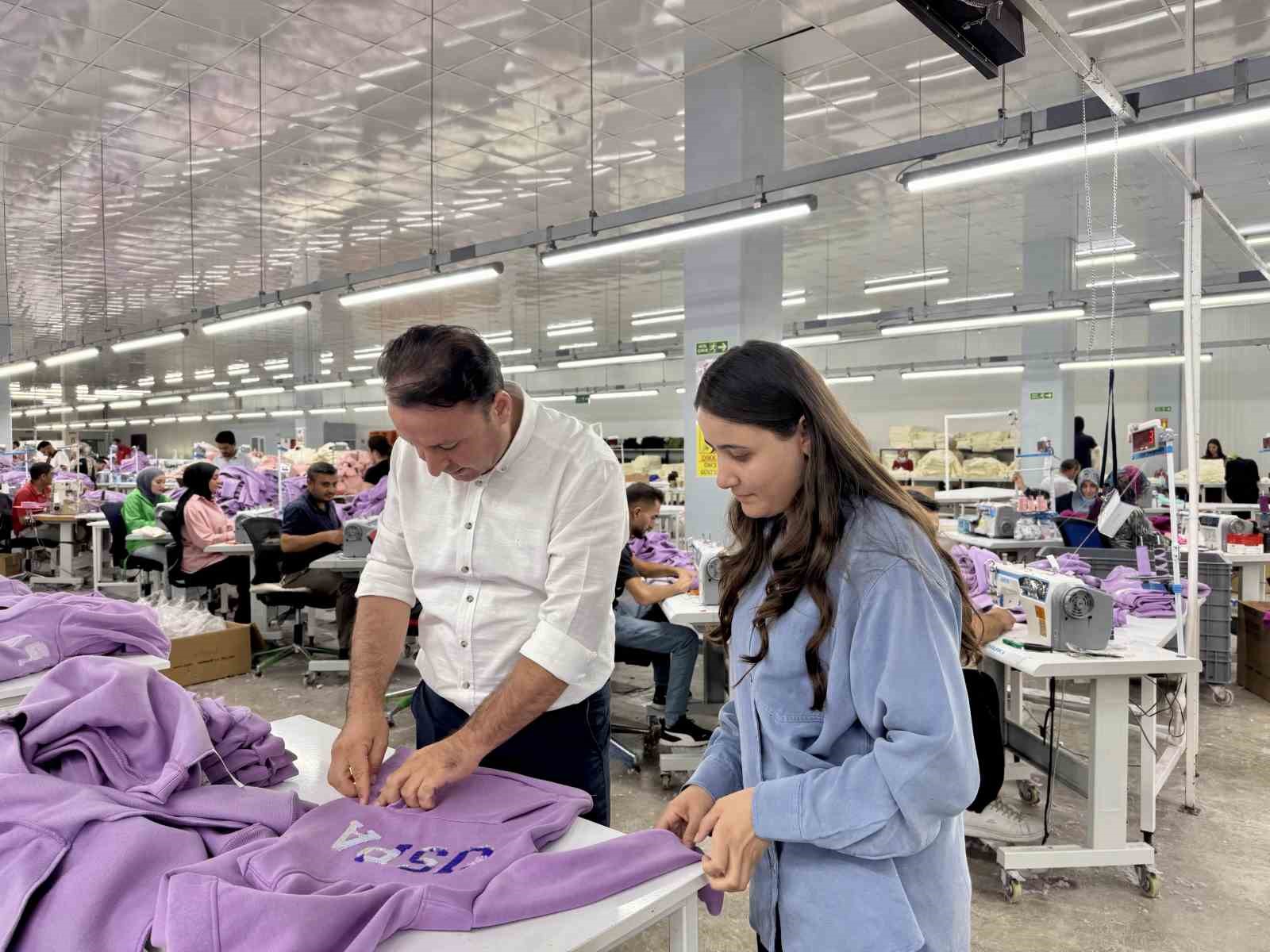 Doğduğu topraklara yatırım yaptı, y&uuml;zlerce kadına ve engelli bireye iş fırsatı sundu
