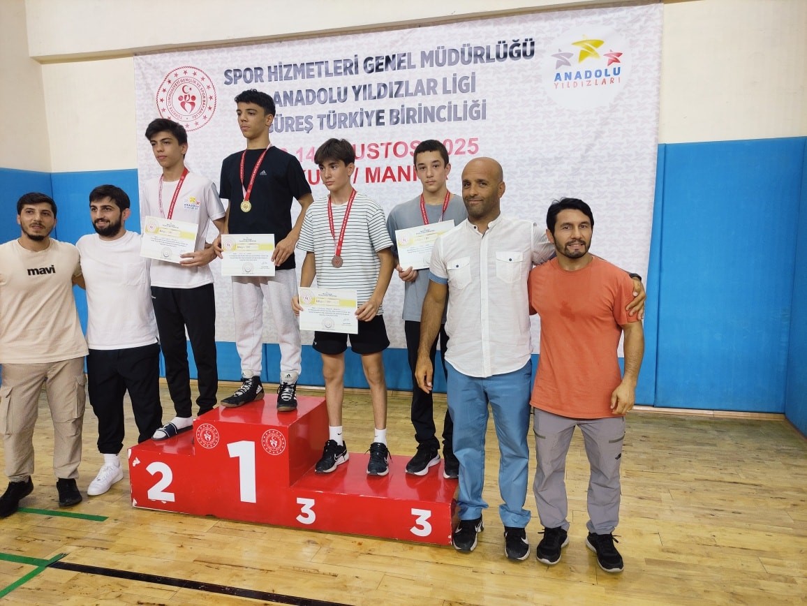 Kütahyalı güreşçiler Manisa’dan derecelerle döndü