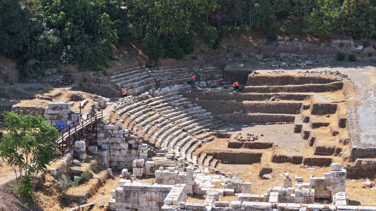 Smyrna Antik Kenti’nde kazılar sürürüyor