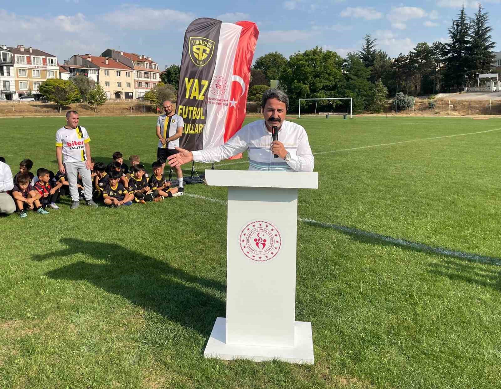 Yaz Kur’an Kursları Arası Zafer kupası futbol turnuvası sona erdi
