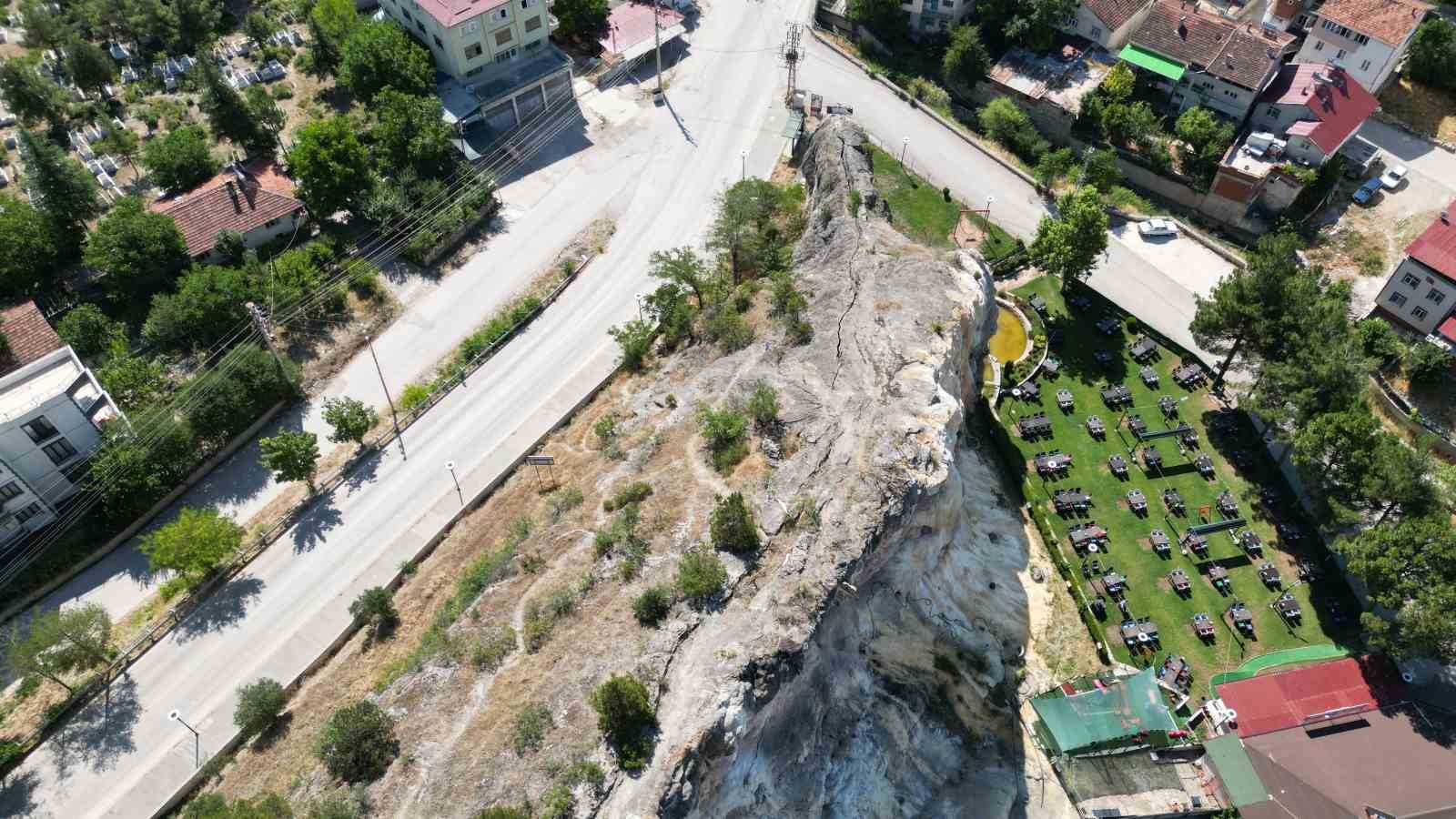 Tokat’ta 1939 Erzincan depreminin izleri halen gözleniyor
