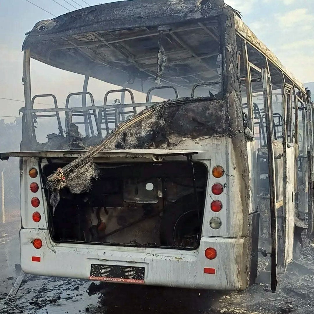 Sakarya&rsquo;da iş&ccedil;i servisi alev topuna d&ouml;nd&uuml;
