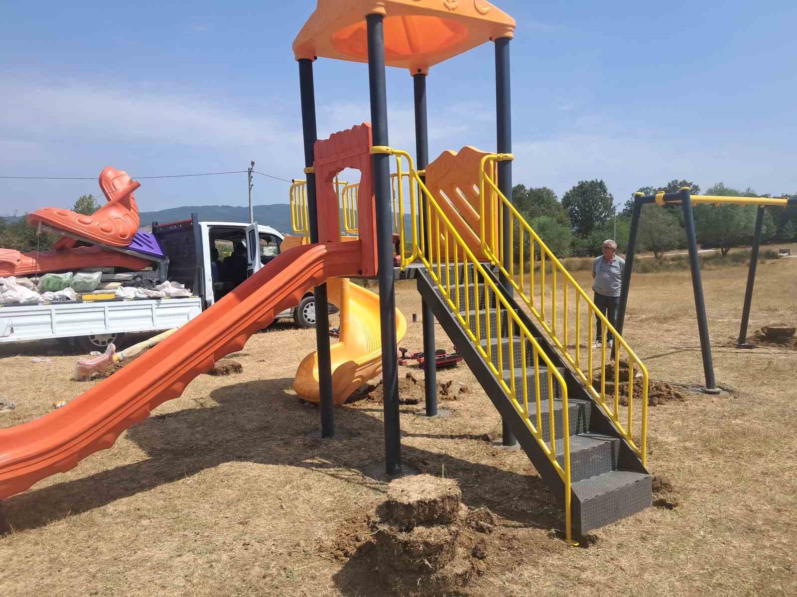 Bilecik&rsquo;te &ccedil;ocuklar i&ccedil;in 14 k&ouml;ye yeni oyun parkı
