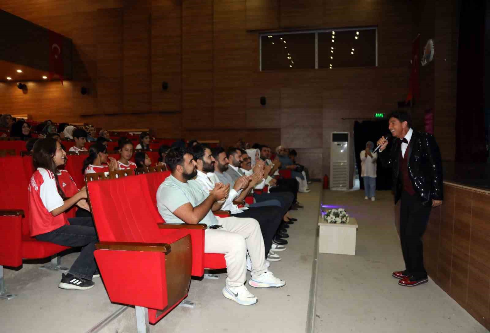 Van Büyükşehir Belediyesi ‘Meddah’lık geleneğini sürdürüyor