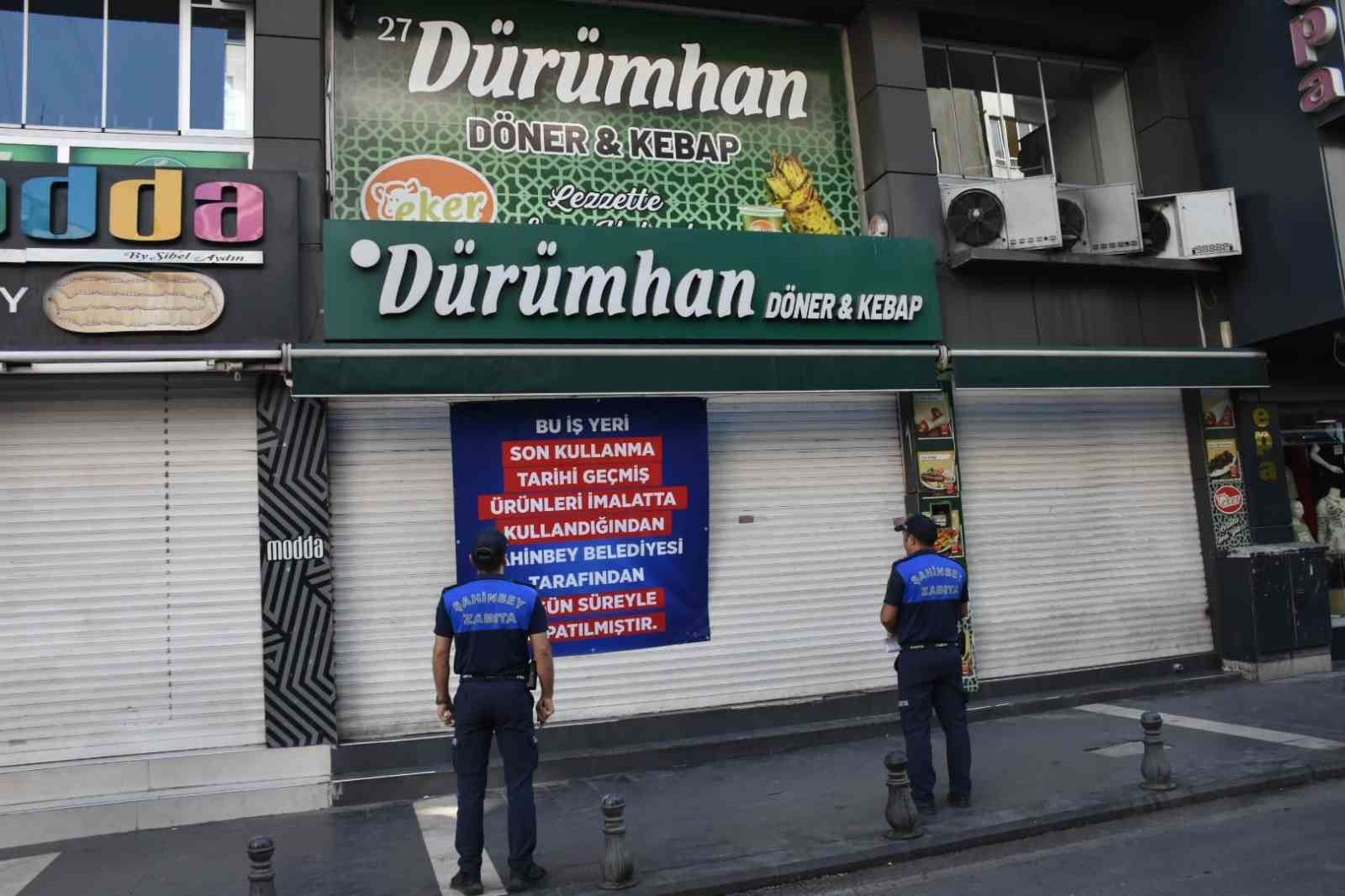 Şahinbey’de tarihi geçmiş ürün kullanan dürümcüye kapatma cezası