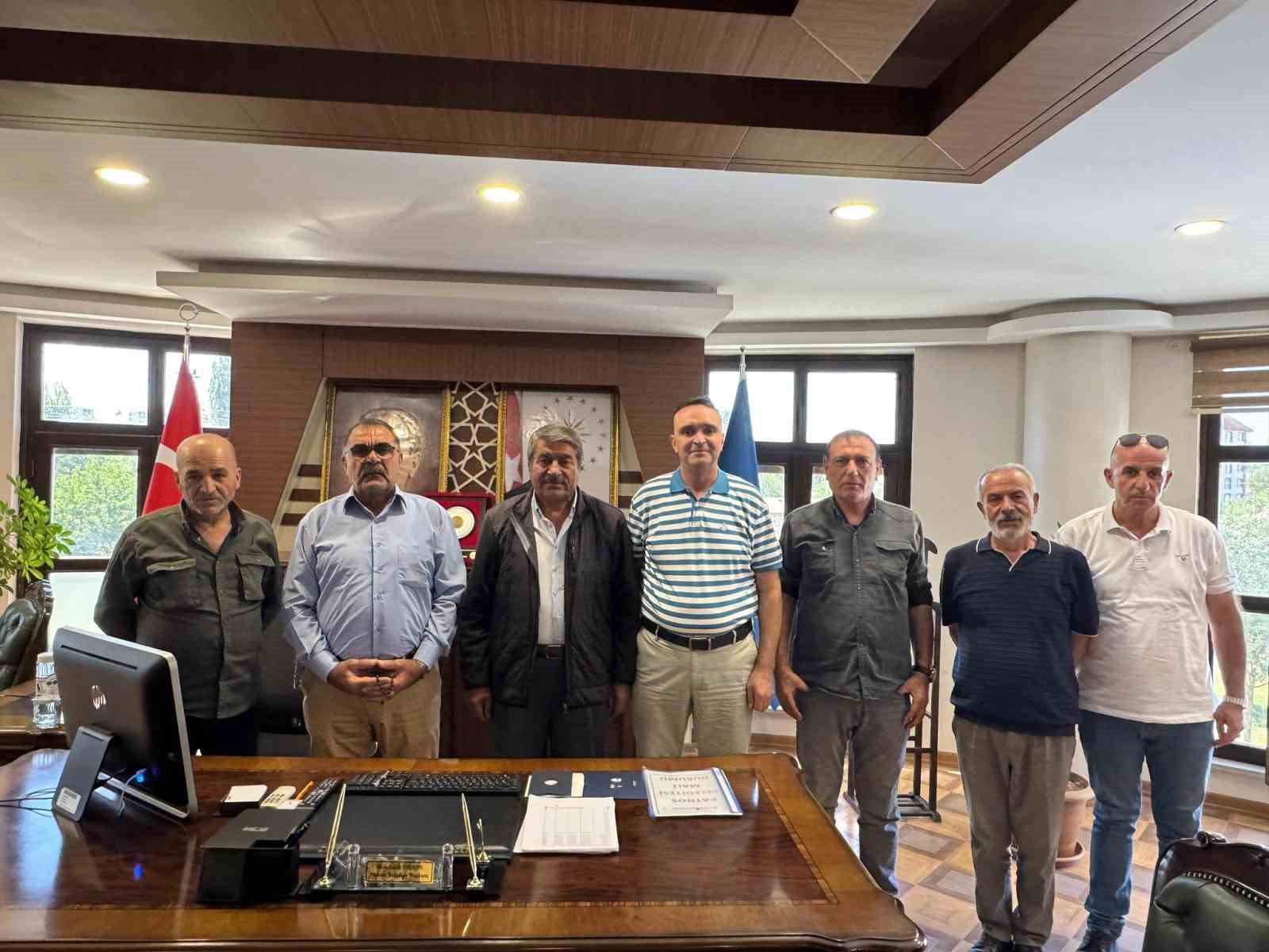 İzmir Patnoslular Derneği&rsquo;nden Başkan Taşkın&rsquo;a Ziyaret
