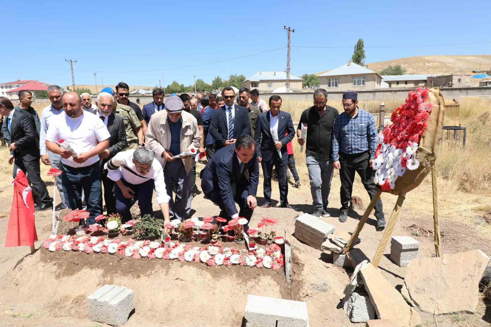 Şehit Yeşildemir&rsquo;in adına k&ouml;y&uuml;nde k&uuml;t&uuml;phane a&ccedil;ıldı
