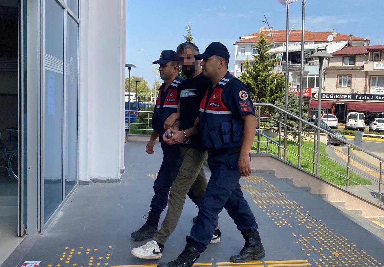 Uyuşturucunun şifresini jandarma &ccedil;&ouml;zd&uuml;
