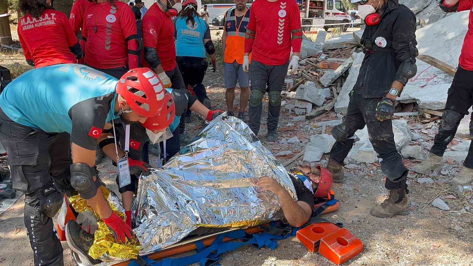 Antalya&rsquo;da 5,8&rsquo;lik deprem senaryosuyla ger&ccedil;eği aratmayan tatbikat
