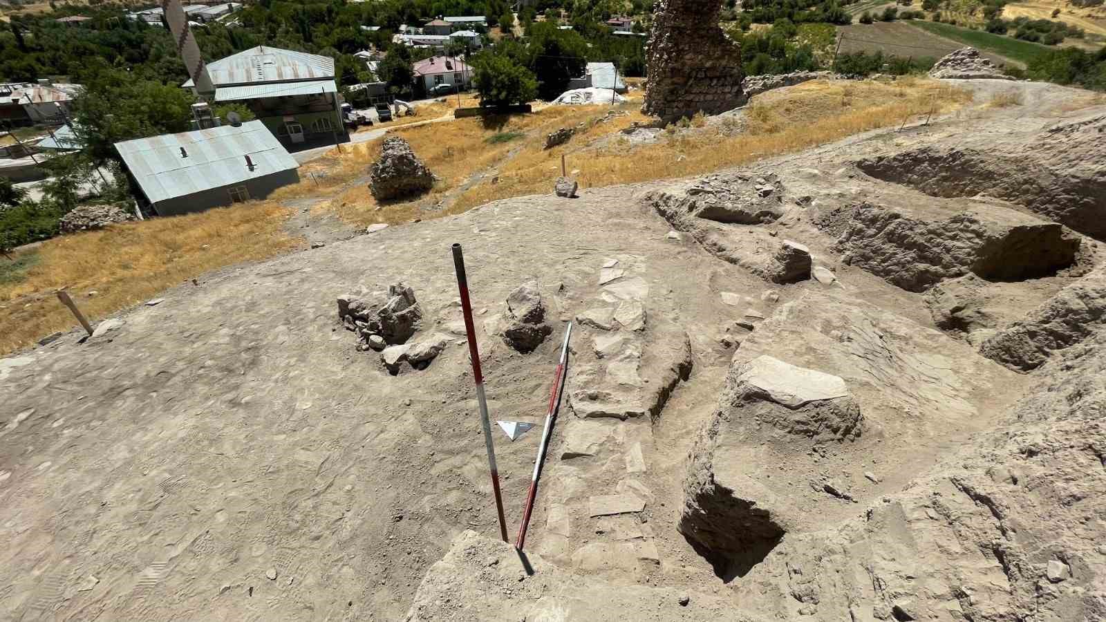 Tadım Kalesi ve Höyüğü’nde tarihe ışık tutan yeni bulgular