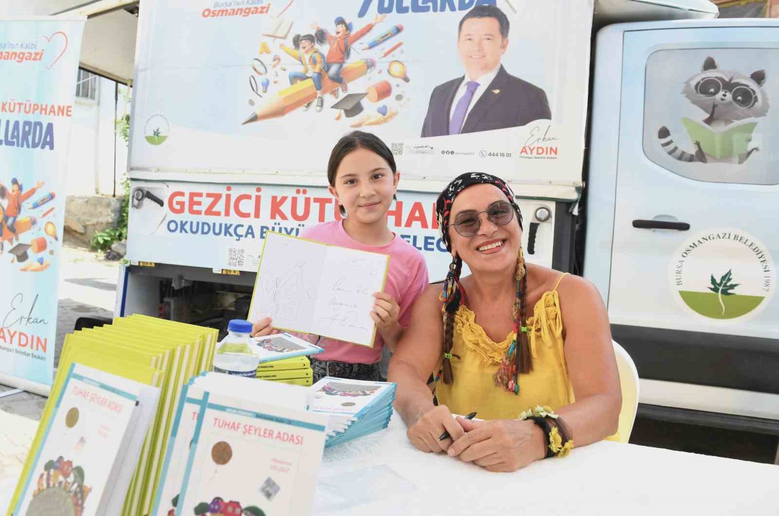 Gezici K&uuml;t&uuml;phane &ccedil;ocukları bilgiyle donatıyor
