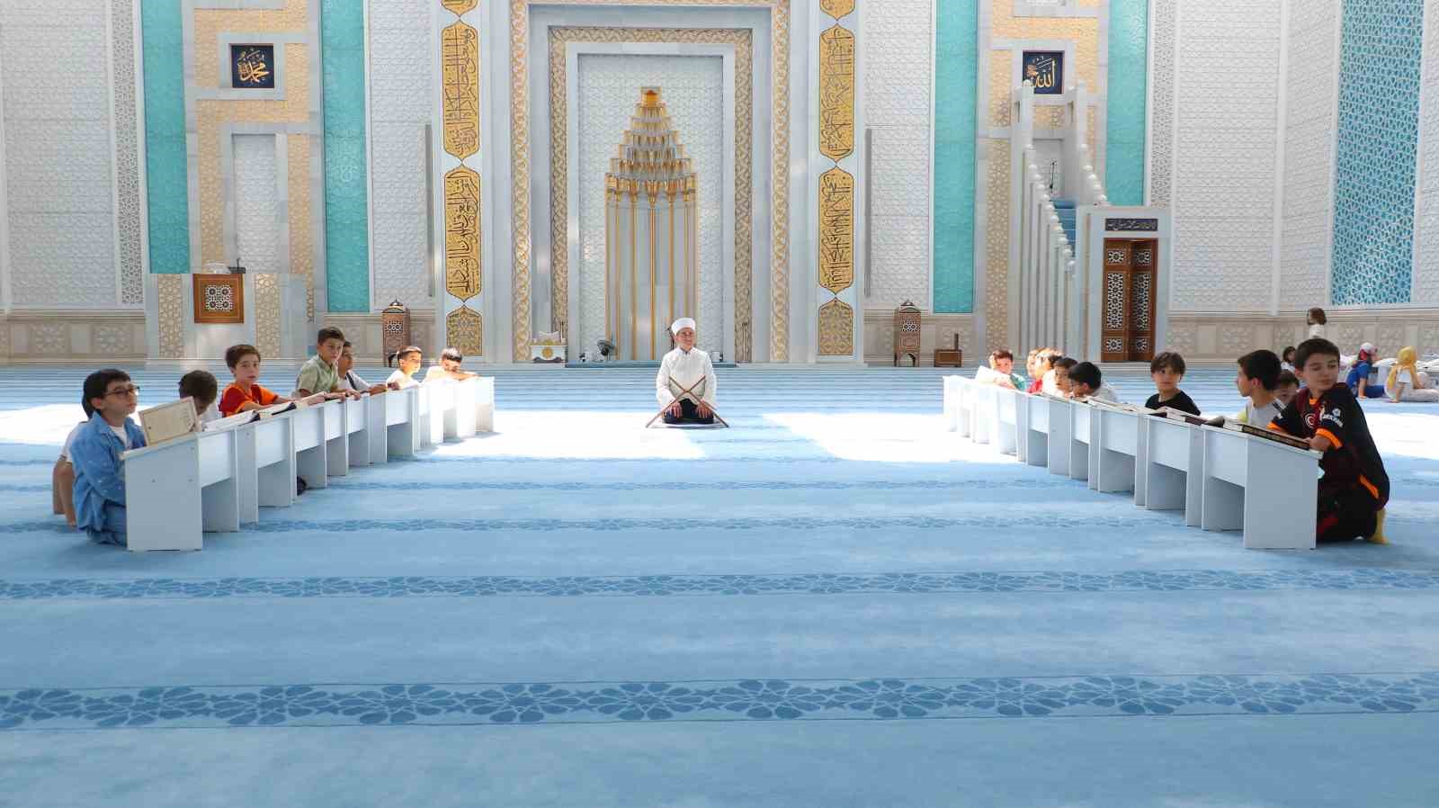 DİB Eğitim Hizmetleri Genel Müdürü Akbulut: "2 milyon 600 bin kadar öğrencimizle muhatap olduk"