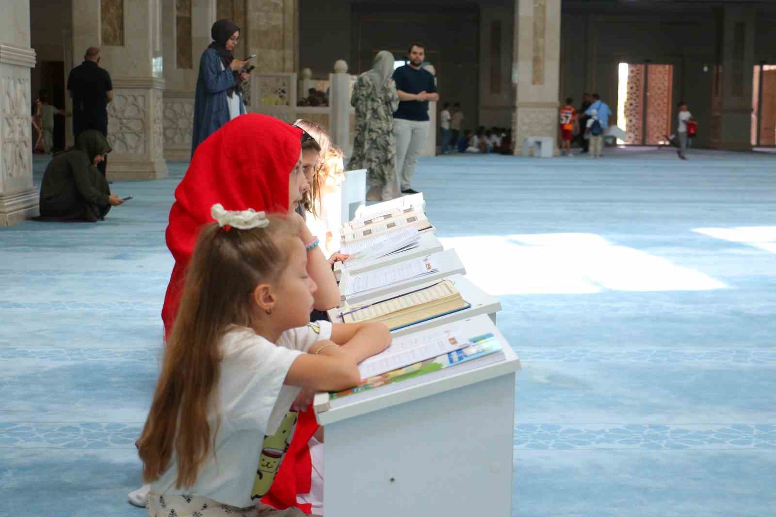 DİB Eğitim Hizmetleri Genel M&uuml;d&uuml;r&uuml; Akbulut: "2 milyon 600 bin kadar &ouml;ğrencimizle muhatap olduk"
