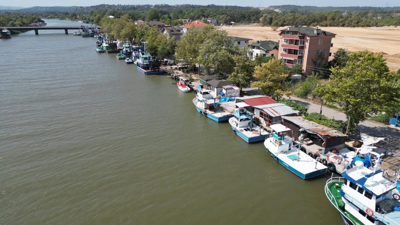 Karasulu balık&ccedil;ılar, av sezonunu a&ccedil;amadı
