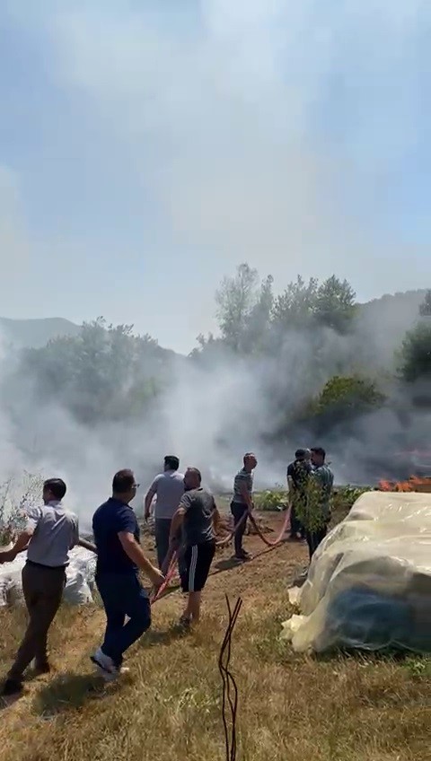 Bahçede çıkan yangın yerleşim yerlerine sıçramadan söndürüldü