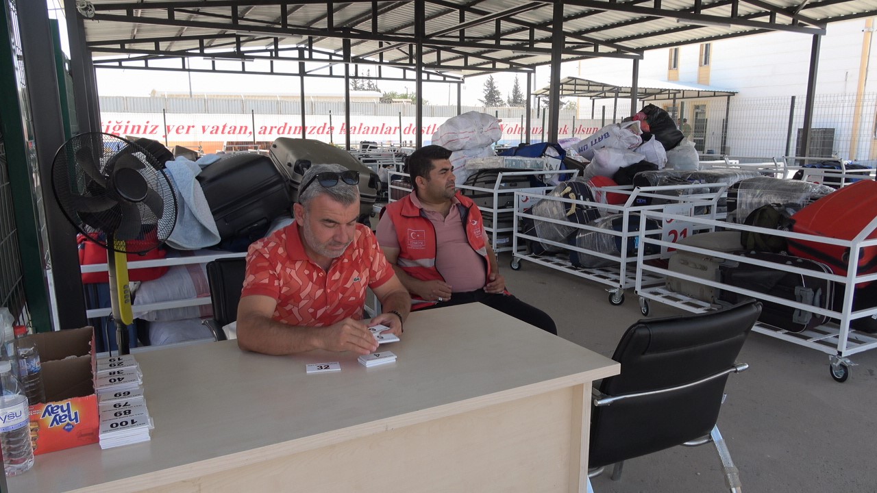 Suriyelilerin gönüllü geri dönüşleri hızlandı, sayı 411 bini aştı