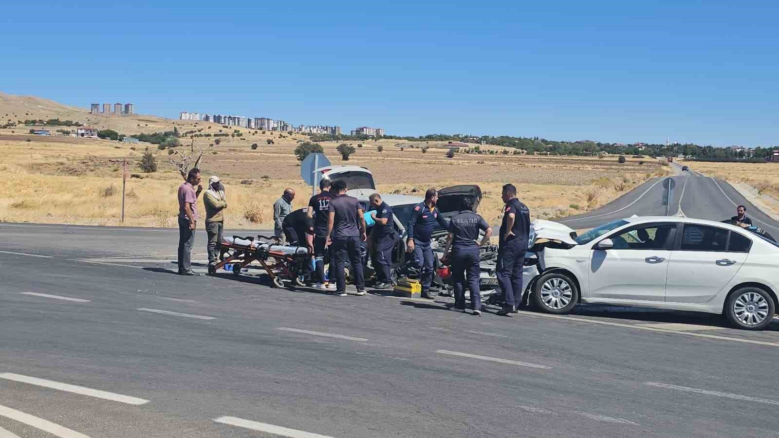 Elazığ&rsquo;da trafik kazası: 7 yaralı
