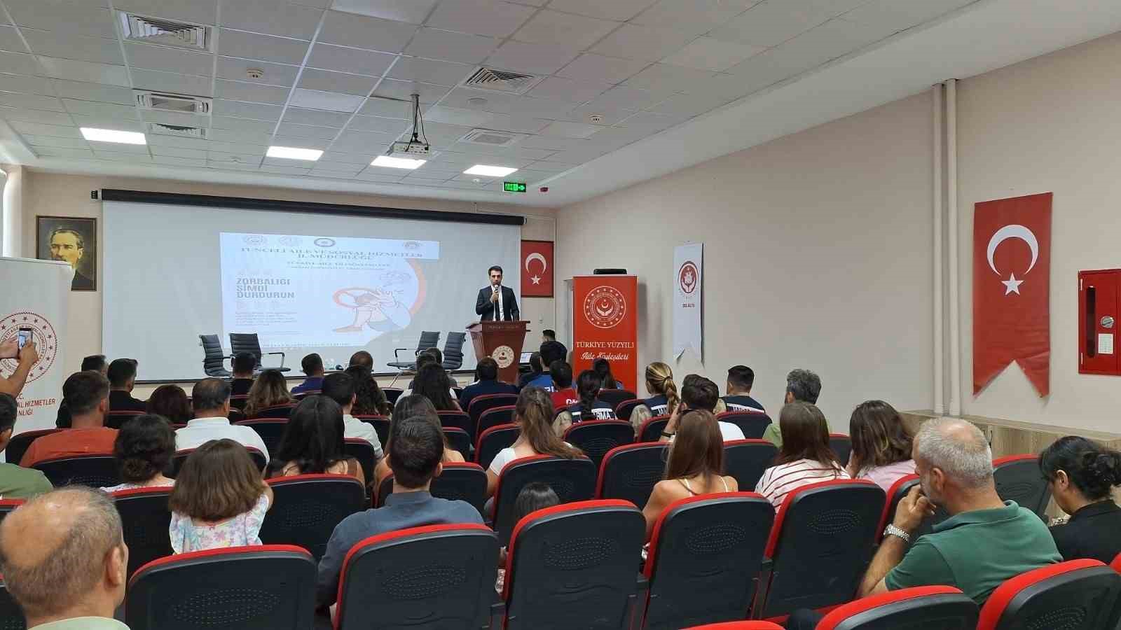 Tunceli’de "Akran zorbalığı ve siber zorbalık" söyleşisi