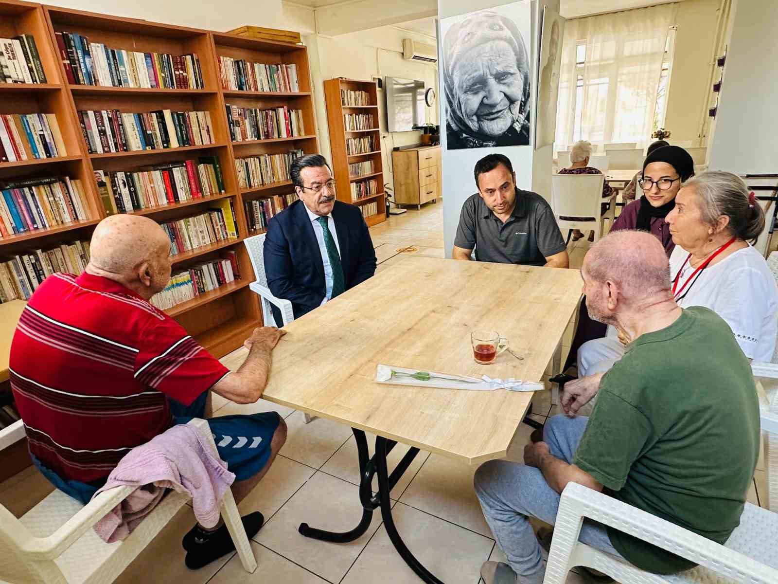Kaymakam Atilla huzurevi sakinlerini ziyaret etti