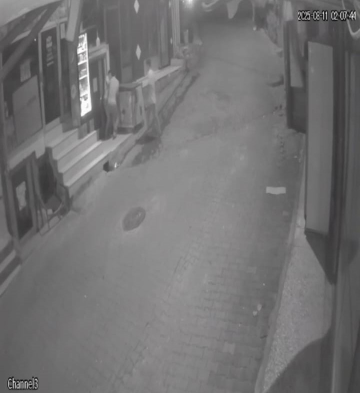 Batman&rsquo;da dondurma dolabından hırsızlık yapan 3 kişi yakalandı
