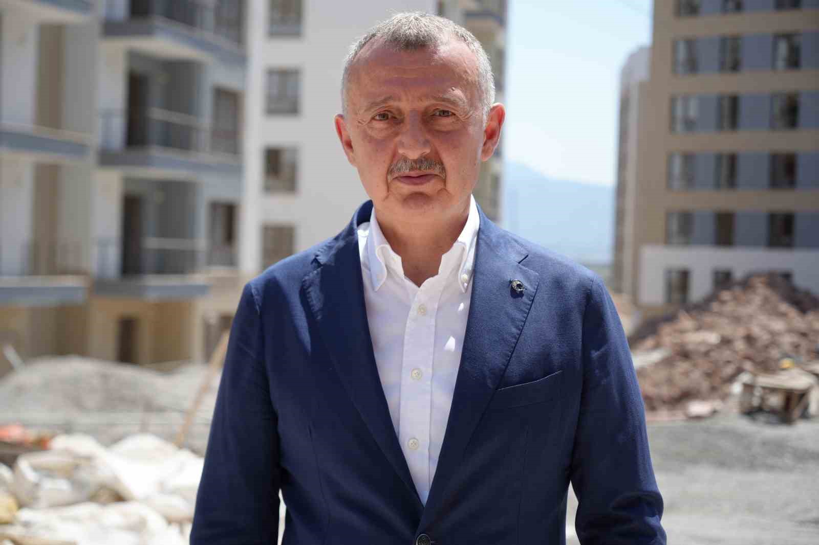 B&uuml;y&uuml;kakın&rsquo;dan CHP&rsquo;li G&uuml;naydın&rsquo;ın "bor&ccedil;" iddiasına cevap
