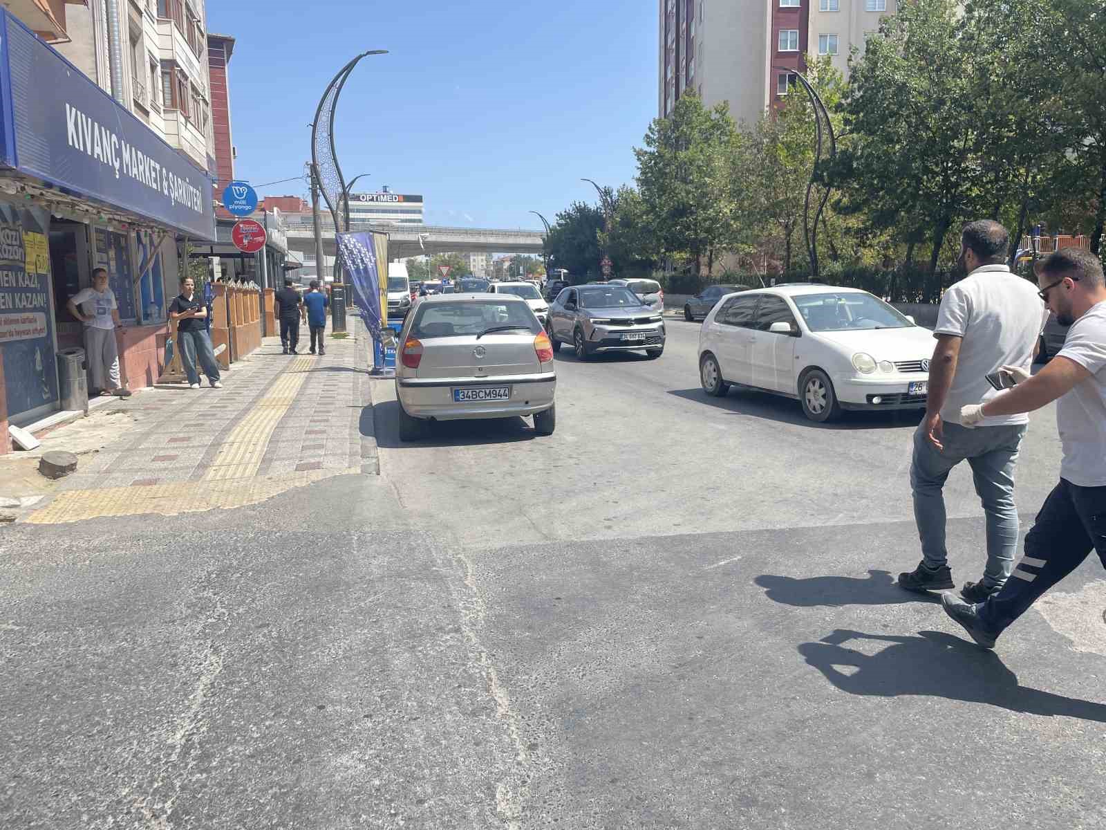 Yaya ge&ccedil;idinden ge&ccedil;en &ccedil;ocuğa otomobil &ccedil;arptı: 1 yaralı
