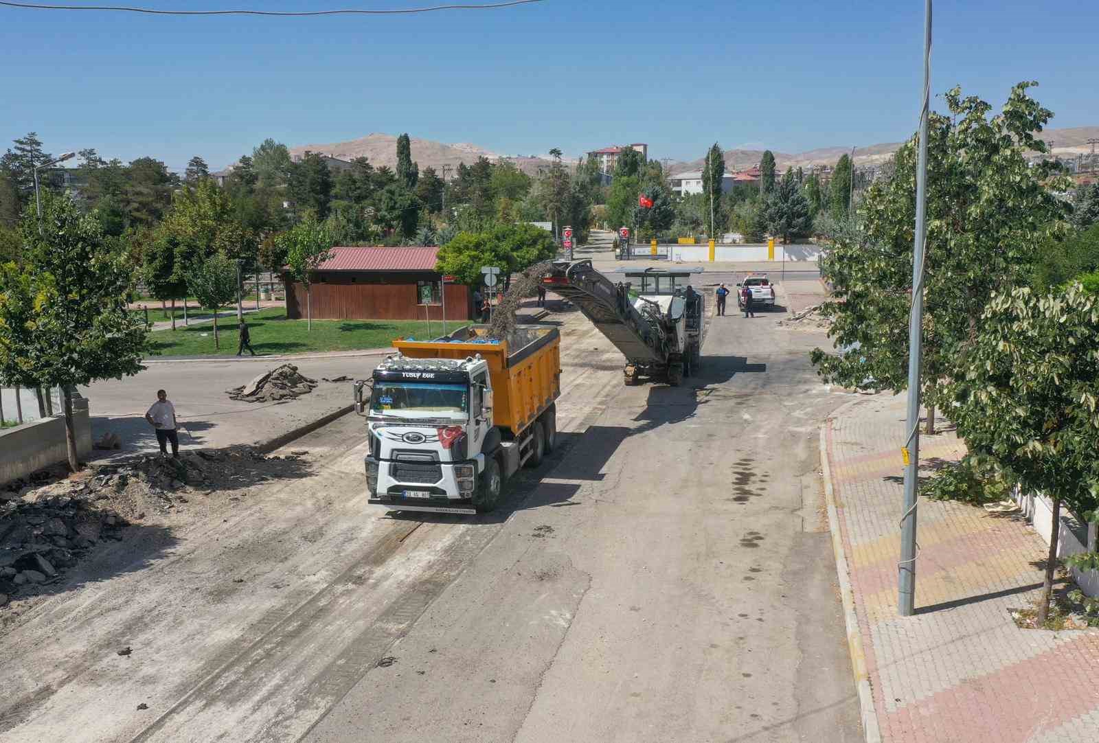 Van B&uuml;y&uuml;kşehir Belediyesi Suvaroğlu Caddesi&rsquo;nde &ccedil;alışmalara başladı
